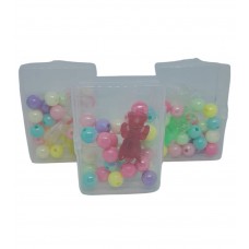 Cuentas plásticas, tanza y dije para armar pulseras y collares 5x7 cm, distintos modelos